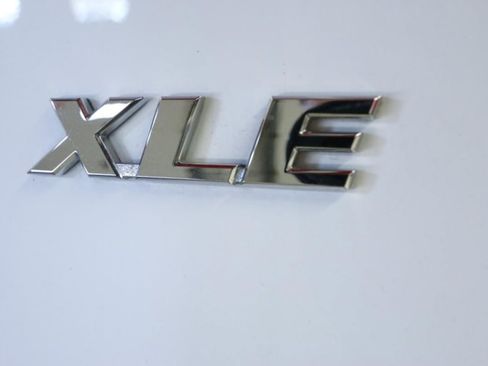 Used 2021 Toyota RAV4 XLE w/ Convenience Package FWD image 28