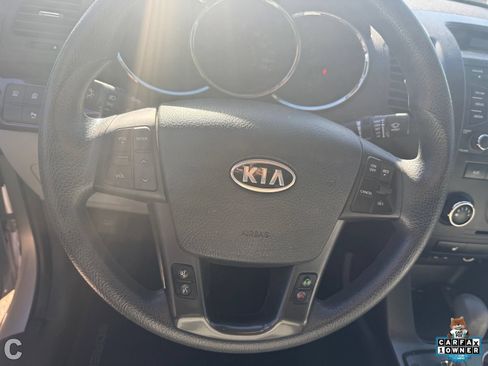 Used 2013 Kia Sorento LX w/ Convenience Pkg FWD image 23