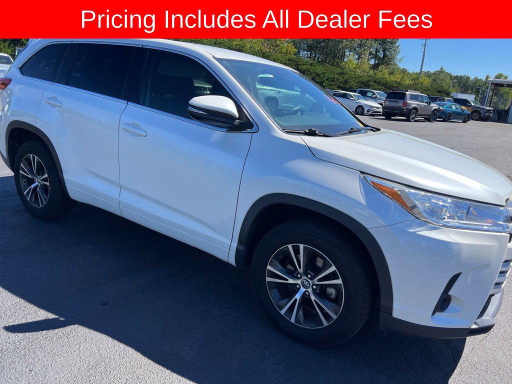 Used 2017 Toyota Highlander LE FWD image 21