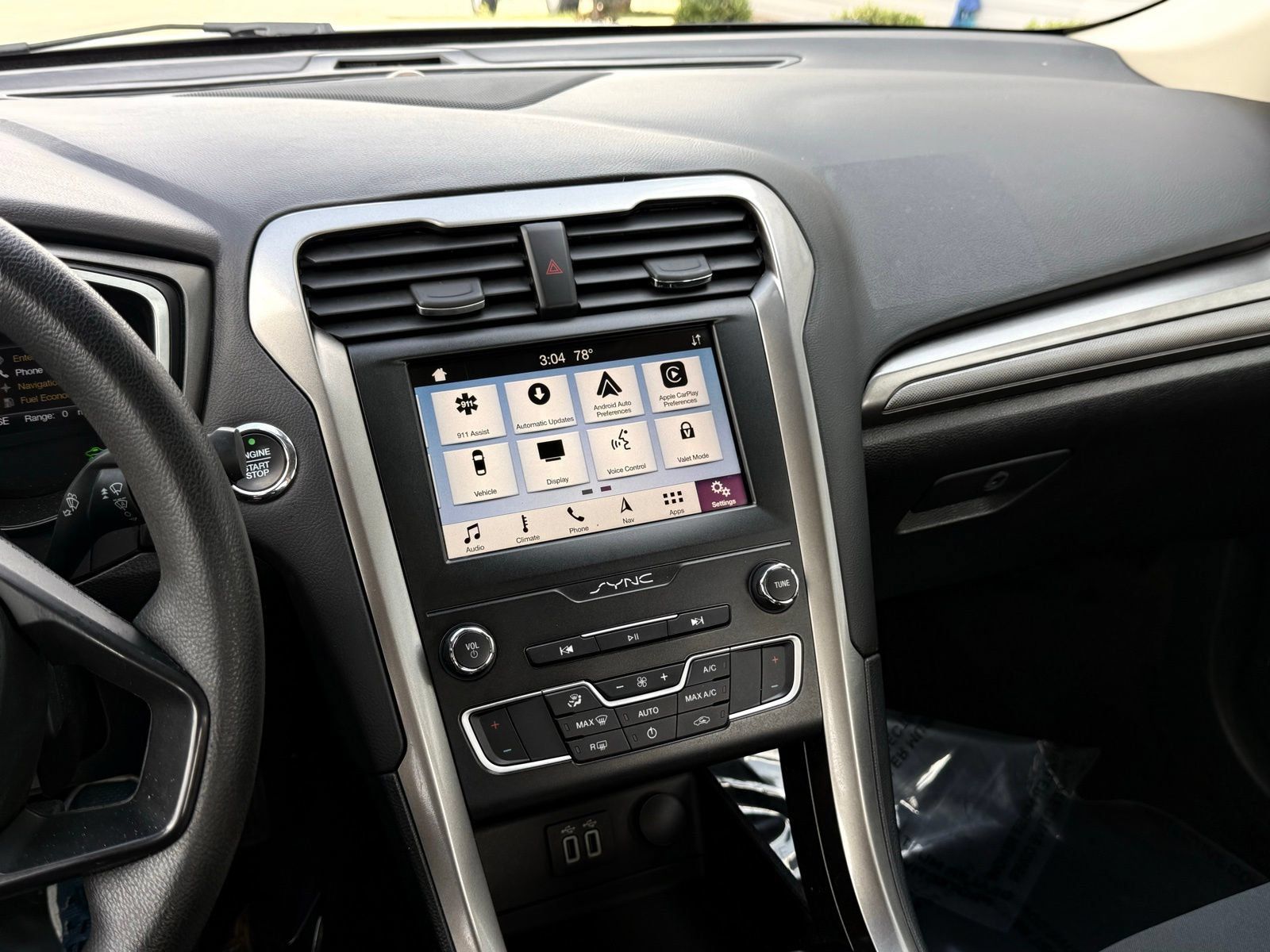 Used 2019 Ford Fusion SE FWD image 30