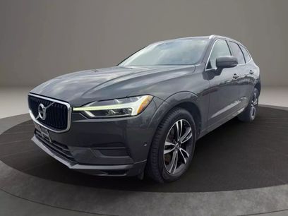 Used 2018 Volvo XC60 T6 Momentum w/ Vision Package