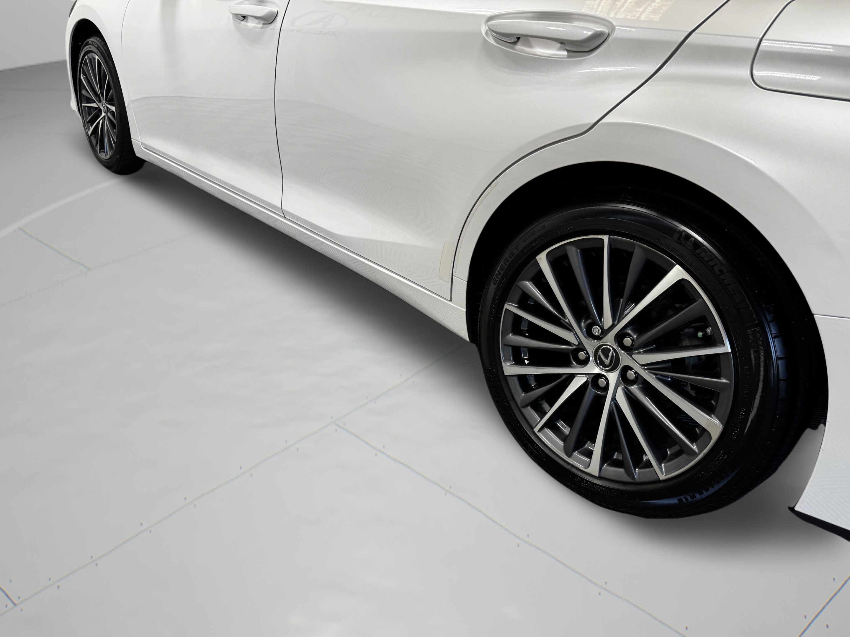 Used 2022 Lexus ES 350 w/ Premium Package FWD image 40
