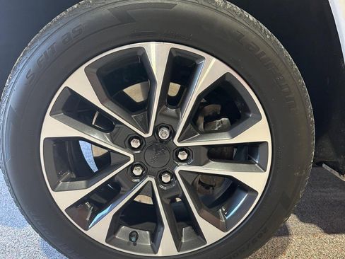 Used 2021 Jeep Grand Cherokee L Overland w/ Luxury Tech Group IV image 11