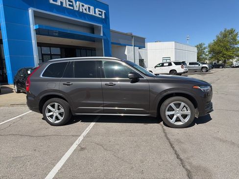 Used 2023 Volvo XC90 B5 Core AWD/4WD image 2