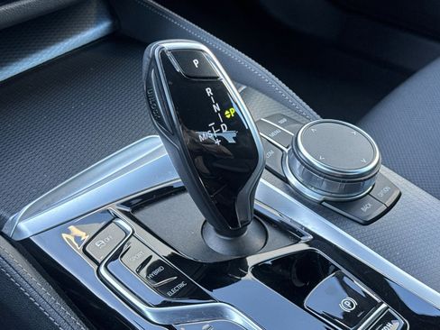 Used 2023 BMW 530e w/ Executive Package image 17