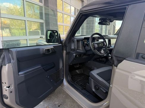 Used 2025 Ford Bronco Big Bend image 31