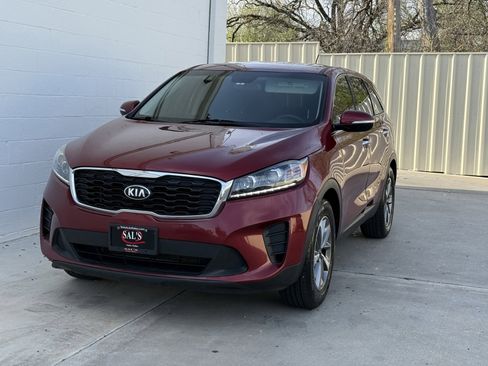 Used 2020 Kia Sorento FWD V6 image 2