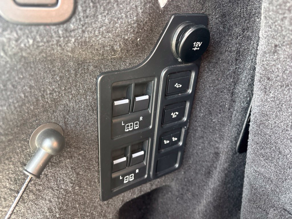 Used 2020 Land Rover Discovery HSE AWD/4WD image 39
