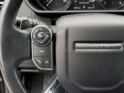 Used 2017 Land Rover Discovery HSE image 15