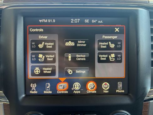 Used 2017 RAM 1500 Laramie w/ Convenience Group AWD/4WD image 18