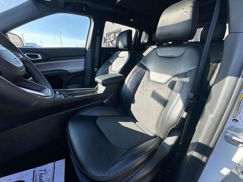 Used 2023 Jeep Compass Latitude w/ Sun and Sound Group image 13