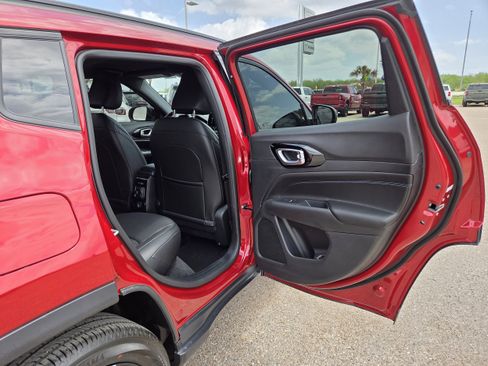 New 2026 Jeep Compass Latitude image 16