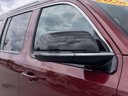 Used 2024 Jeep Wagoneer L Series II RWD image 12