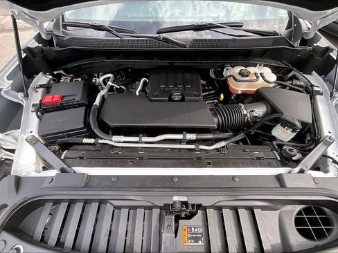 Used 2025 Chevrolet Silverado 1500 Custom image 10