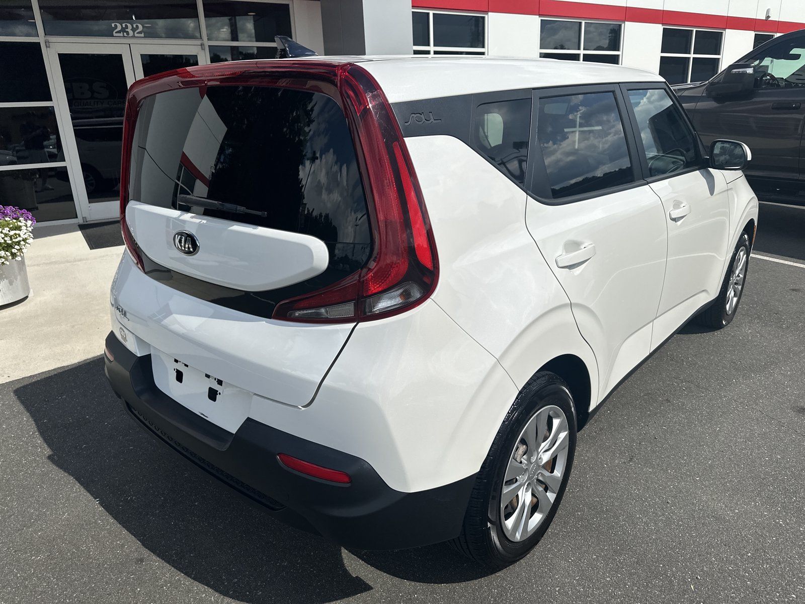 Used 2021 Kia Soul LX FWD image 8