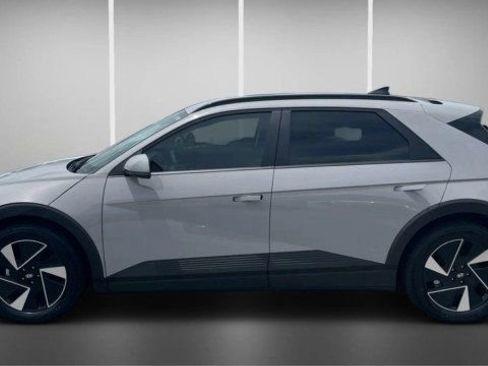 Used 2025 Hyundai Ioniq 5 SEL RWD image 4