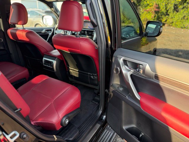 Certified 2023 Lexus GX 460 Luxury w/ Sport Design Package AWD/4WD image 10