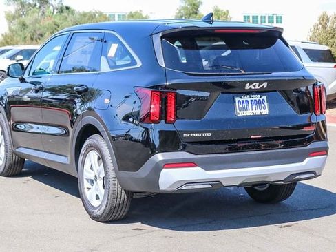 New 2026 Kia Sorento LX image 7