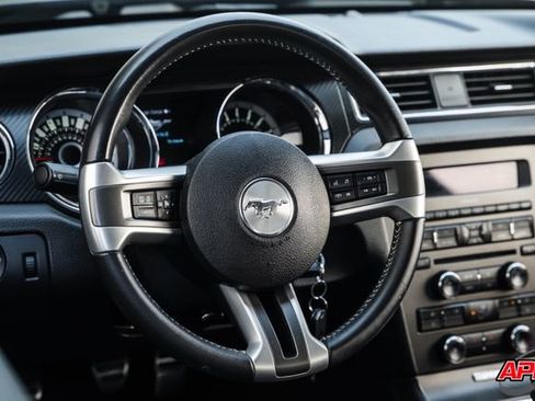 Used 2013 Ford Mustang GT Premium RWD image 9