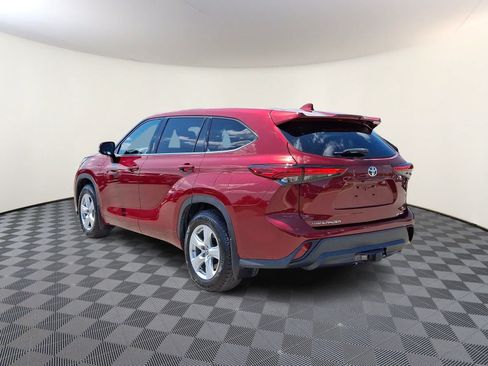 Used 2020 Toyota Highlander LE AWD/4WD image 8