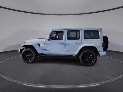 Used 2021 Jeep Wrangler Unlimited Sahara image 6