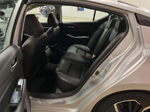 Used 2024 Nissan Altima 2.5 SR FWD image 21