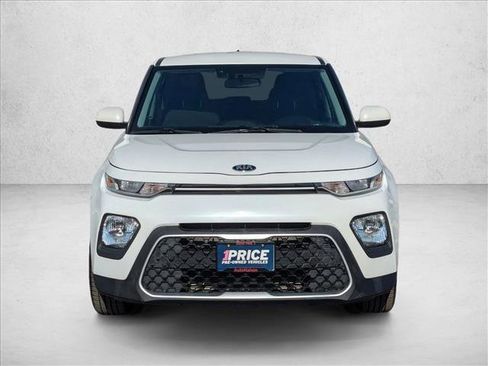 Used 2021 Kia Soul LX image 2