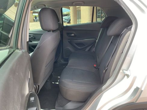 Used 2020 Chevrolet Trax LS image 16