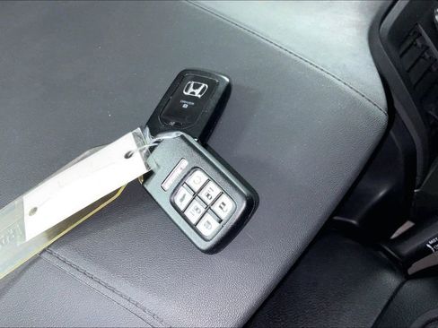 Used 2023 Honda Odyssey Touring image 14