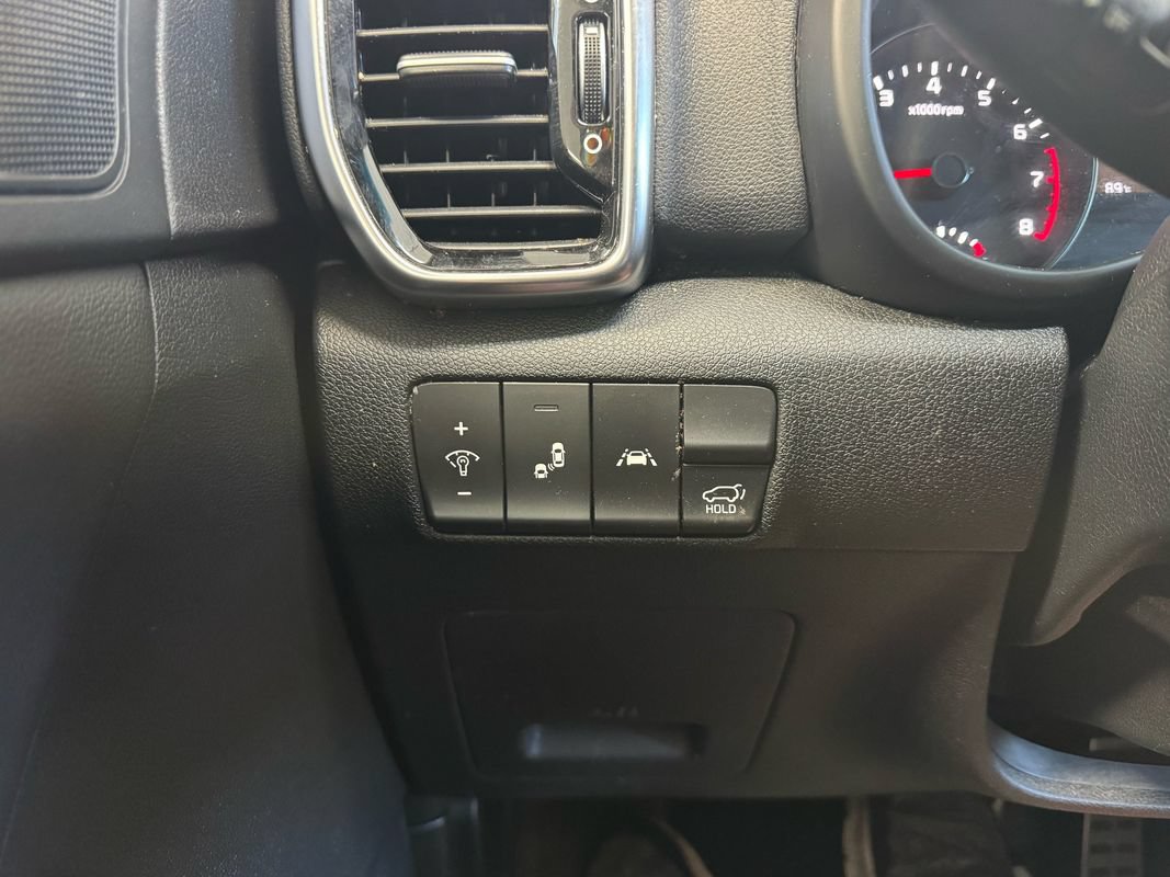 Used 2020 Kia Sportage SX AWD/4WD image 40