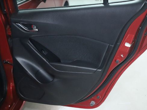Used 2018 MAZDA MAZDA3 Sport FWD image 32