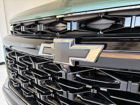 New 2027 Chevrolet Traverse RS w/ LPO, Floor Liner Package FWD image 30
