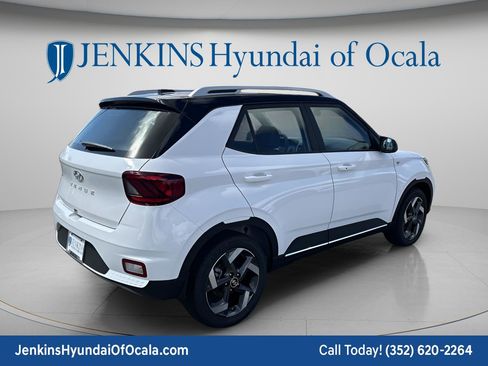 New 2026 Hyundai Venue SEL FWD image 3