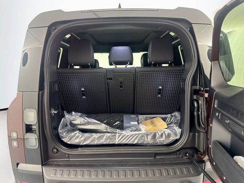 New 2026 Land Rover Defender 90 X-Dynamic SE AWD/4WD image 27
