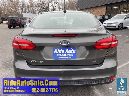 Used 2017 Ford Focus SE image 6