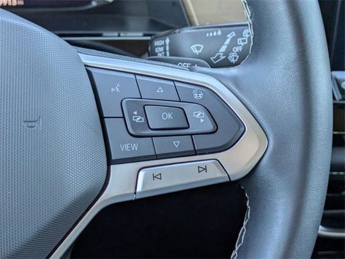 Used 2024 Volkswagen Atlas SE image 28