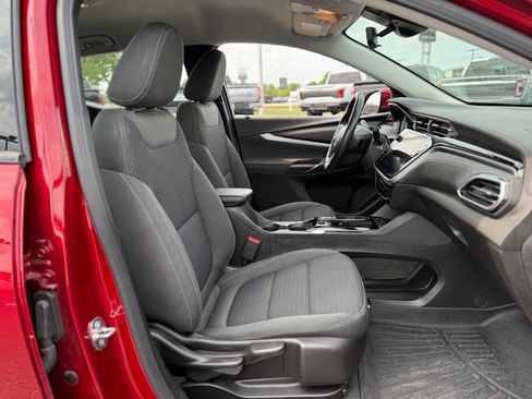 Used 2022 Chevrolet Bolt EUV LT w/ Comfort Package FWD image 13