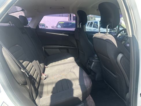 Used 2014 Ford Fusion SE FWD image 14