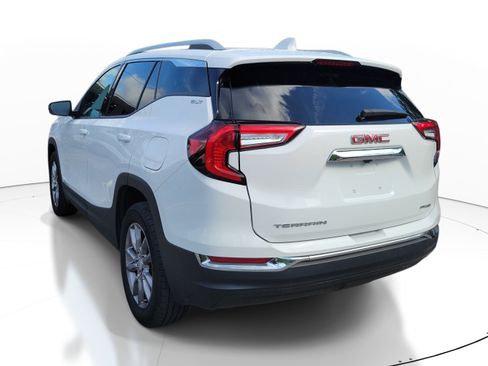Used 2024 GMC Terrain SLT AWD/4WD image 4
