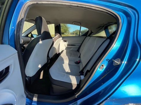 Used 2012 Toyota Prius C One image 21