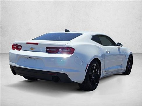Used 2019 Chevrolet Camaro LT RWD image 5