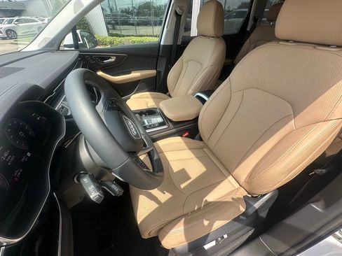 Used 2025 Audi Q7 3.0T Prestige image 19