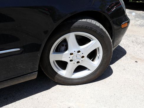 Used 2005 Mercedes-Benz S 500 image 9