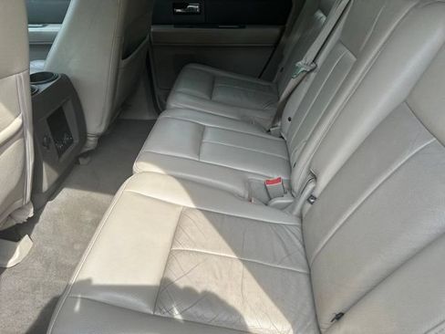 Used 2010 Ford Expedition EL XLT AWD/4WD image 10