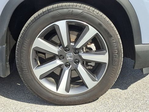 Used 2025 Honda Pilot Elite image 8