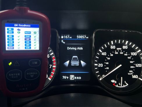 Used 2019 Nissan Titan Platinum Reserve image 11