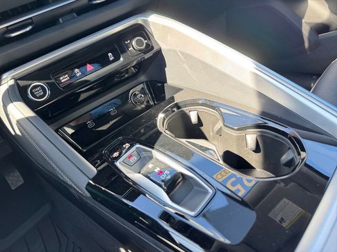 Used 2025 Audi Q5 Premium Plus w/ Premium Plus image 17