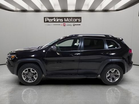 Used 2019 Jeep Cherokee Trailhawk AWD/4WD image 2