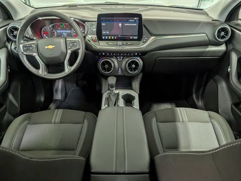 Used 2025 Chevrolet Blazer LT FWD image 11