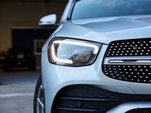 Used 2022 Mercedes-Benz GLC 300 GLC 300 AMG image 3